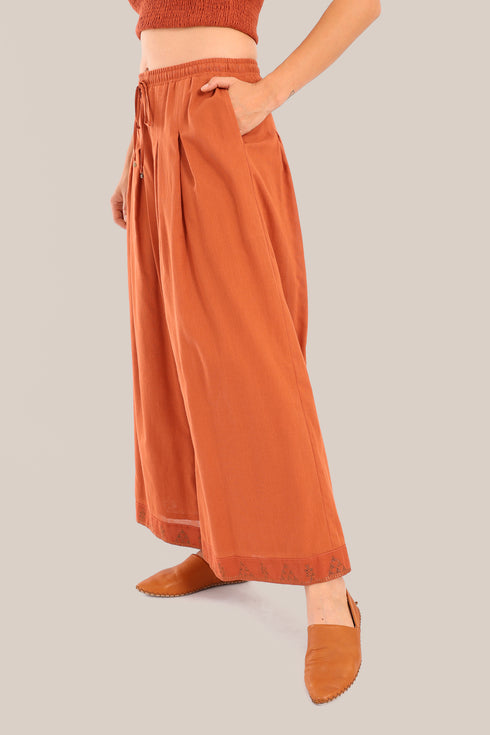 Embroidered wide leg pants with short lining